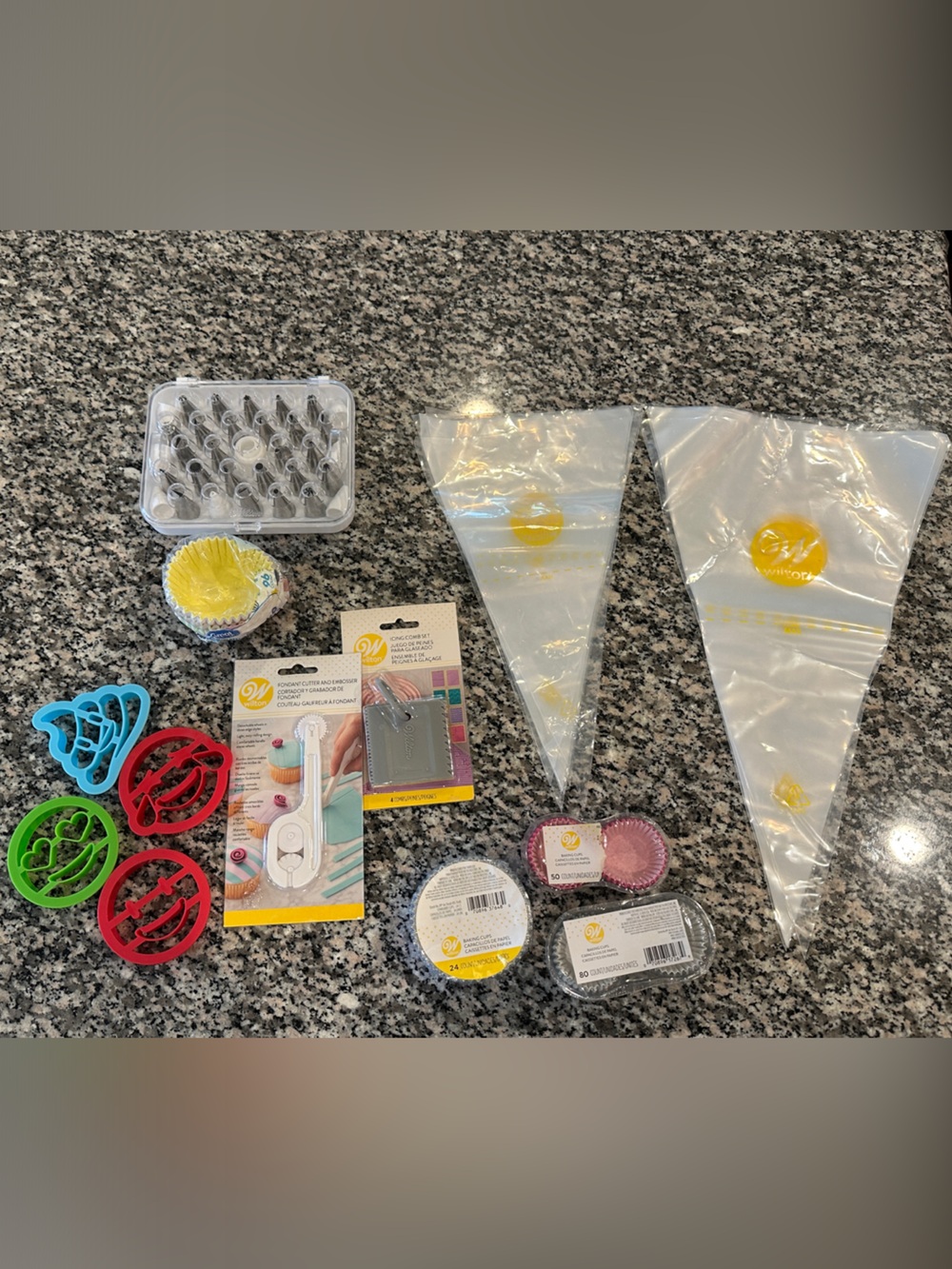 Wilton Baking & Decorating Set assorted BRAND NEW